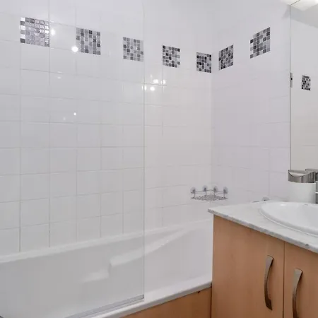 Nice Flat With Swimming-pool And Terrace On Left Side - Welkeys Toulouse